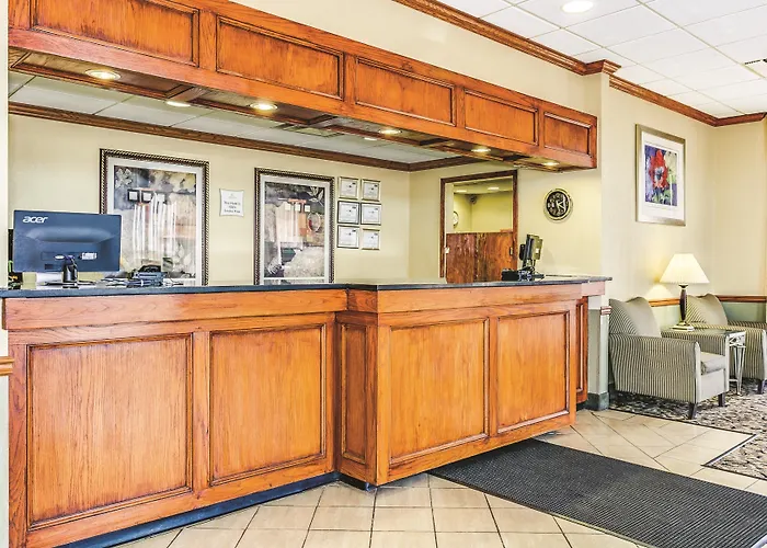 Wingate By Wyndham Wichita Airport