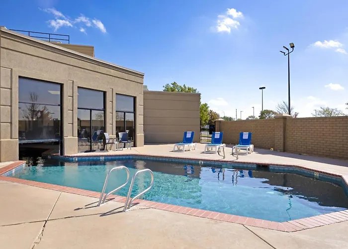 Comfort Inn & Suites Wichita Northeast